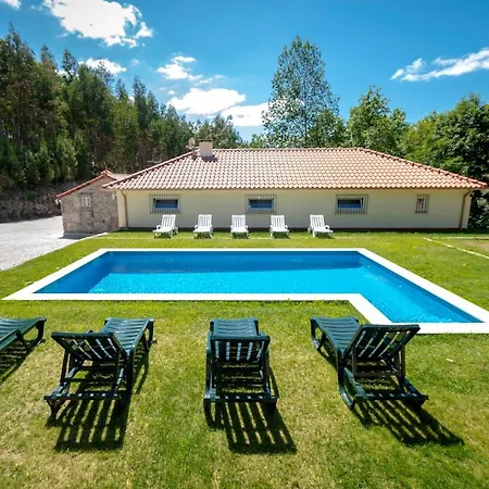 Casa Do Pioledo Camelias De Basto Holiday home Lamelas (Douro Litoral)