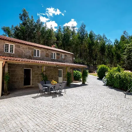 Casa Do Pioledo Camelias De Basto *