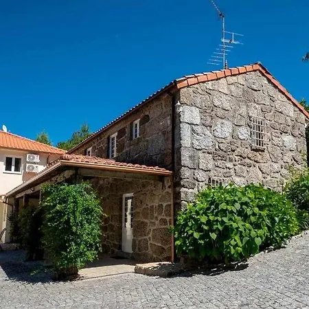 Casa Do Pioledo Camélias De Basto