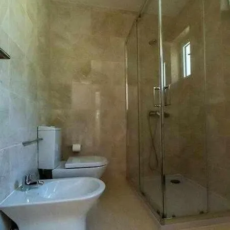 Casa Do Pioledo Camelias De Basto Holiday home Lamelas (Douro Litoral)